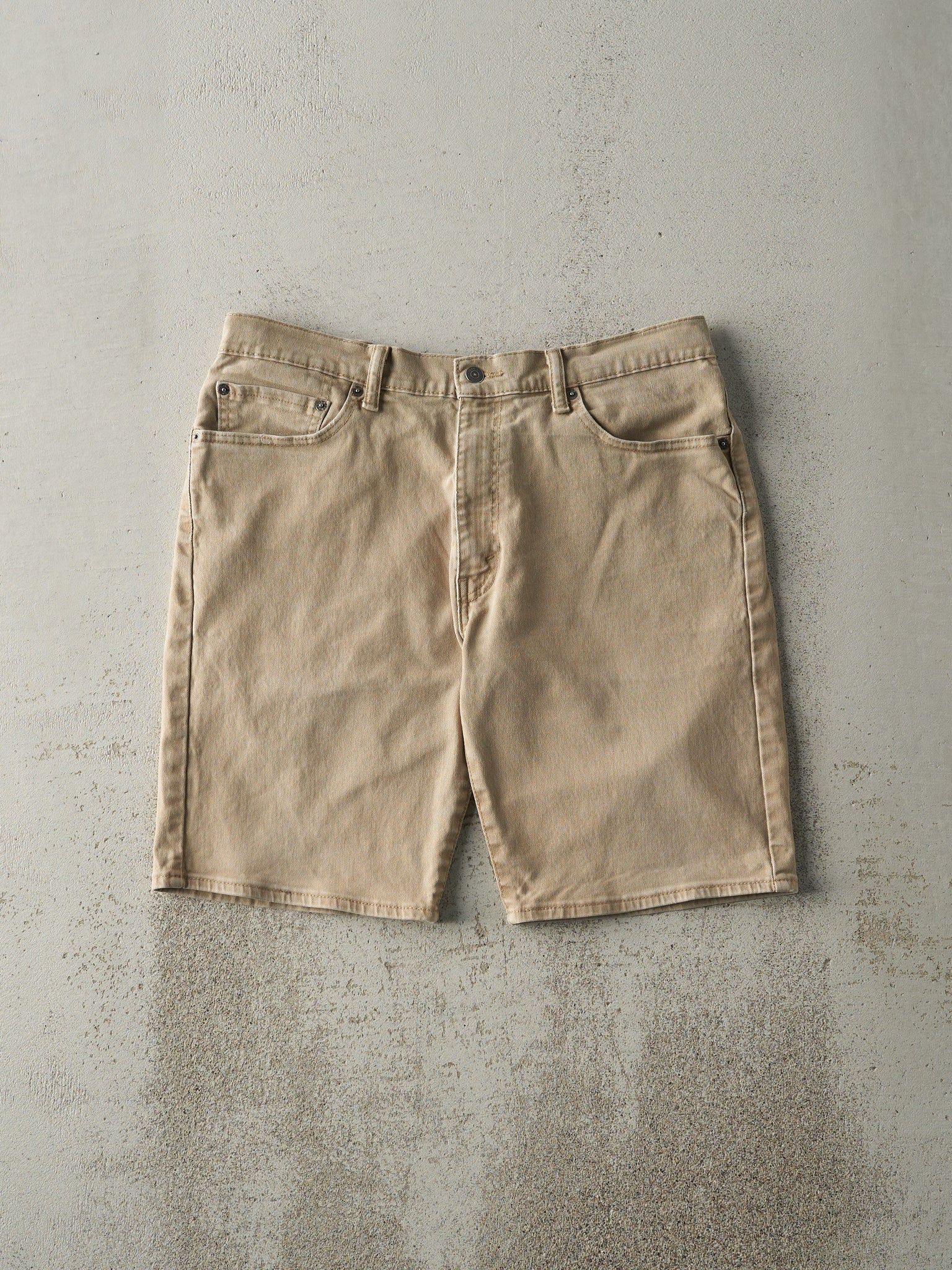 Vintage Y2K Beige Levi's 505 Shorts (35x9.5)