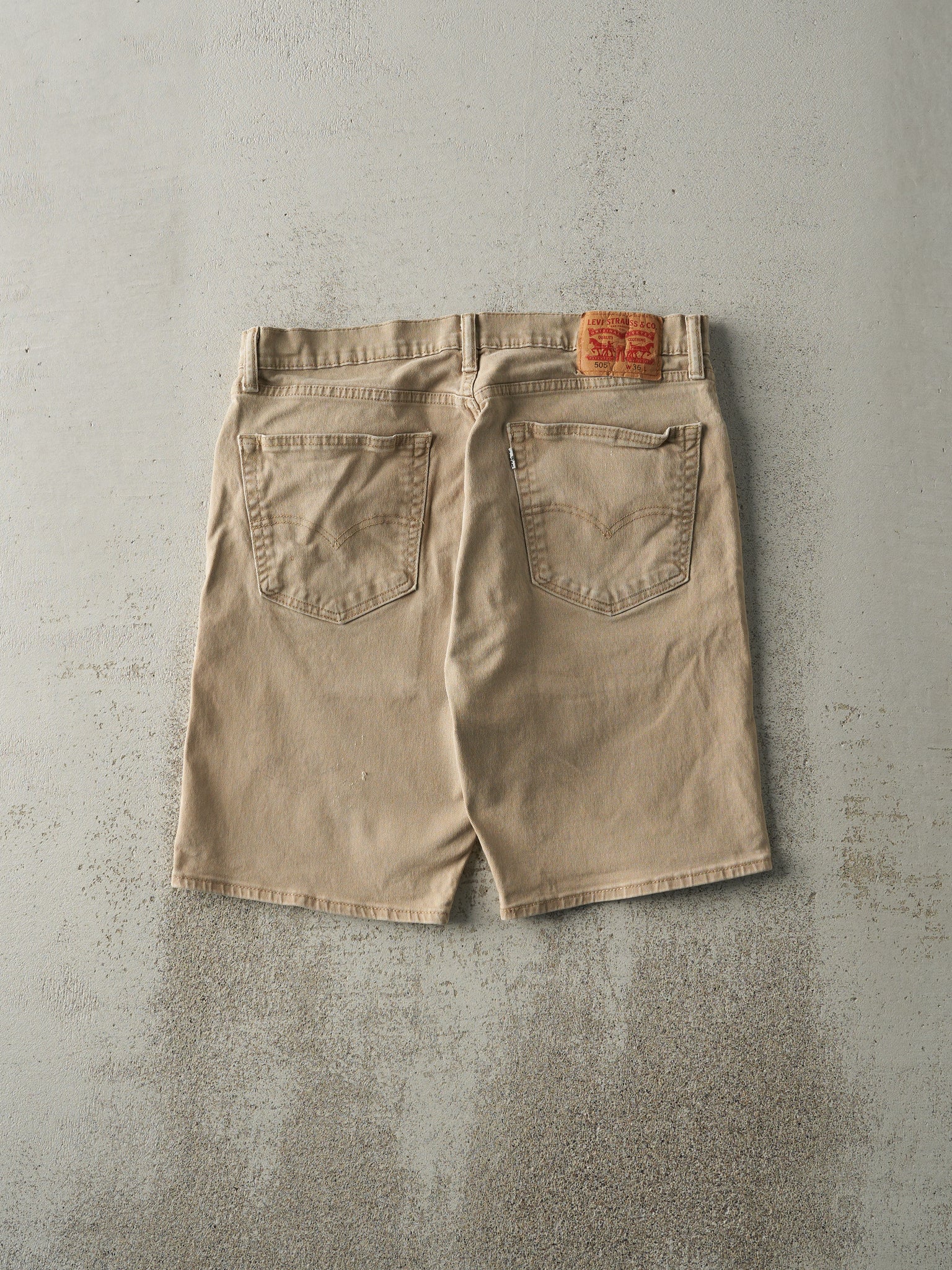 Vintage Y2K Beige Levi's 505 Shorts (35x9.5)