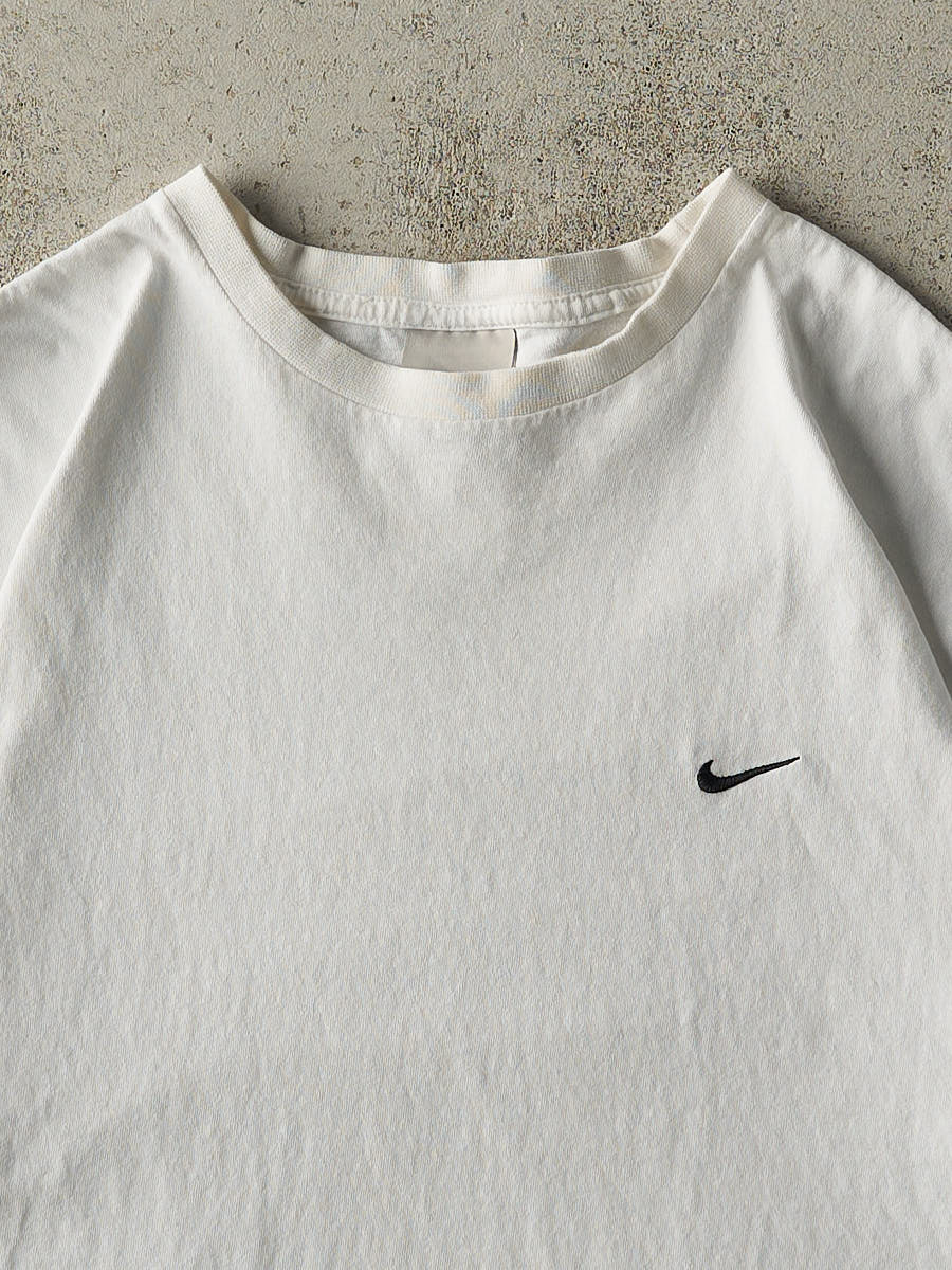 Vintage Y2K White Nike Embroidered Logo Tee (L)