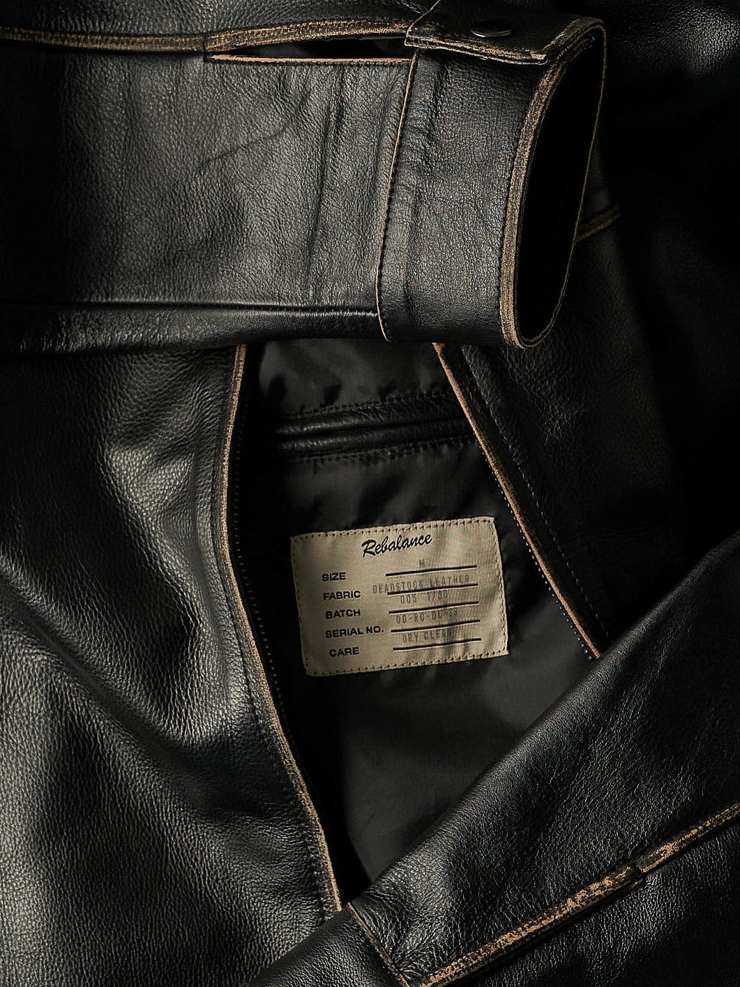 The 90s Cut Leather Jacket - Solid Black