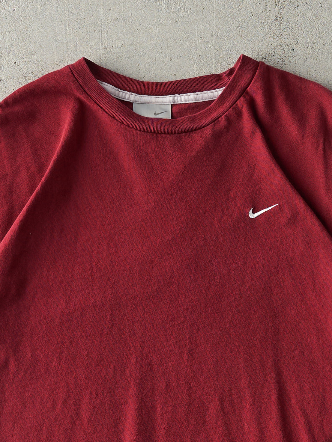 Vintage Y2K Burgundy Embroidered Nike Swoosh Tee (M)