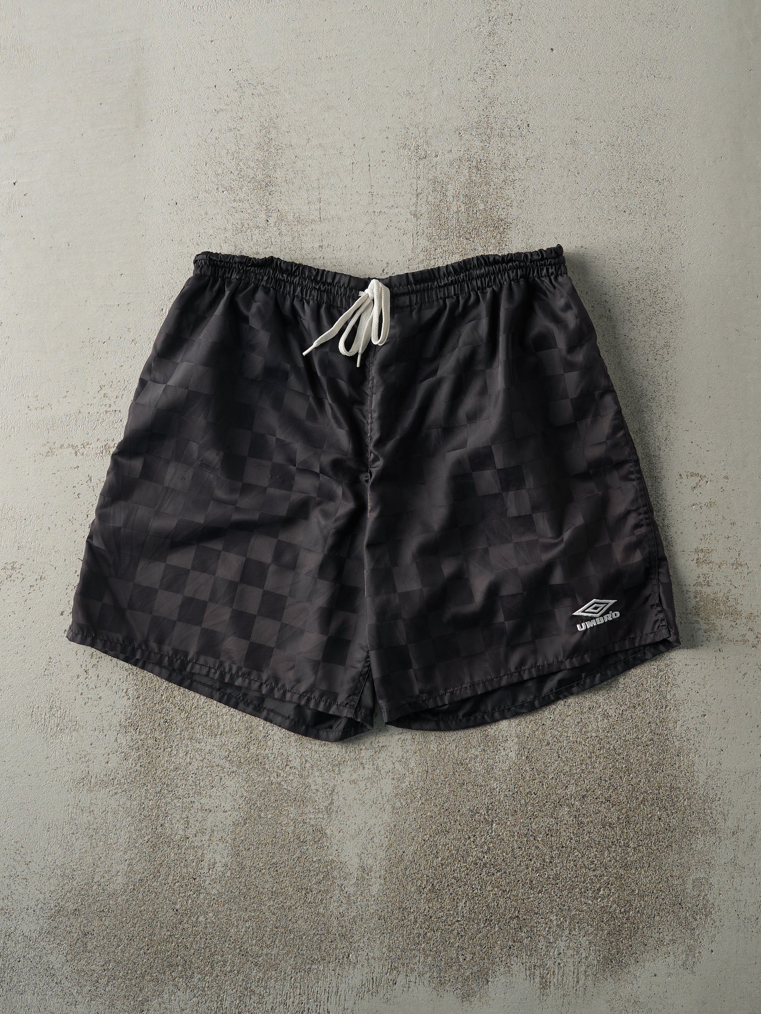 Vintage Y2K Black Umbro Nylon Track Shorts (32x6)