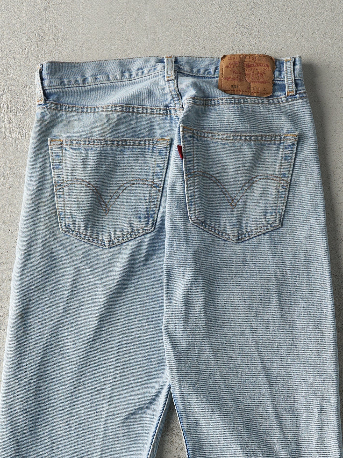 Vintage 80s Light Wash Levi's 501 Jeans (28x30.5)