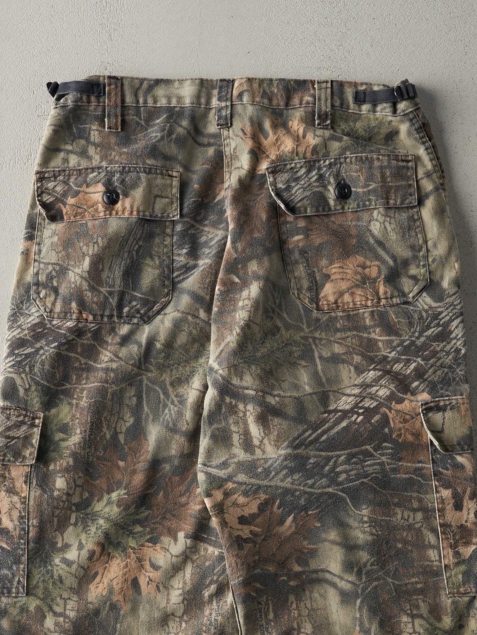 Vintage Y2K Lynch Camo Cargo Pants (35.5x30)