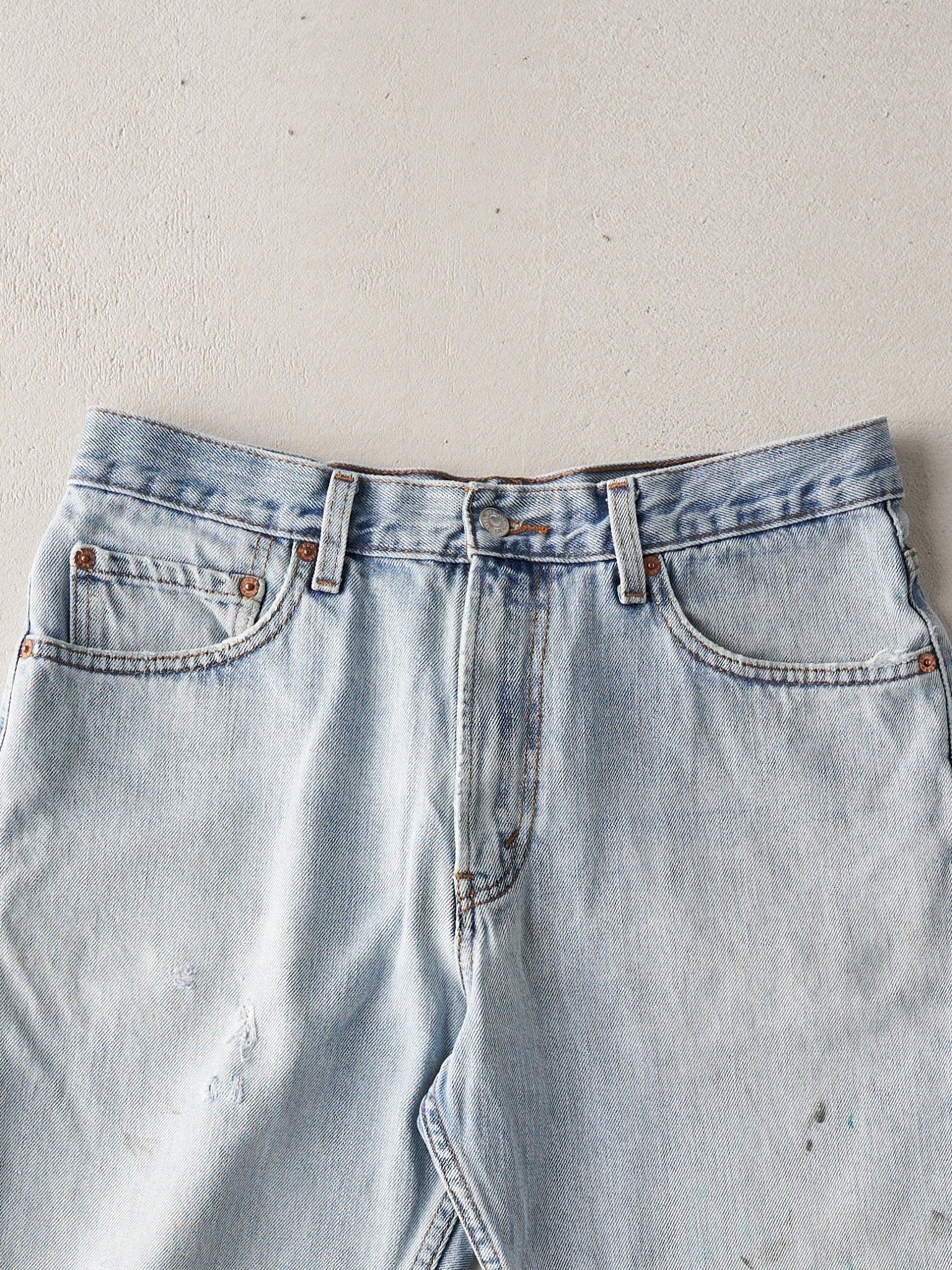 Vintage Y2K Light Wash Levis 505 Cutoff Denim Shorts (32x8)