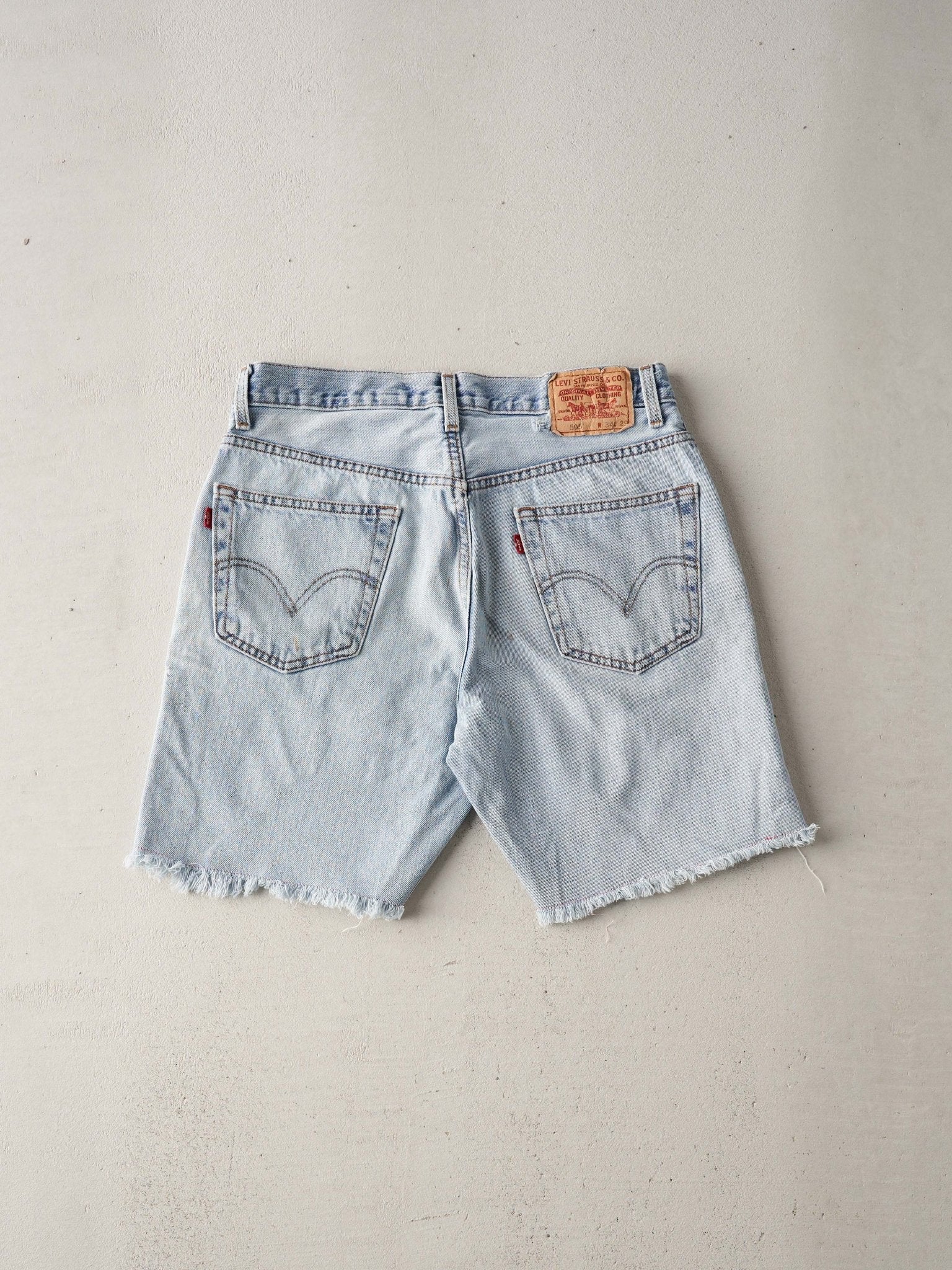 Vintage Y2K Light Wash Levis 505 Cutoff Denim Shorts (32x8)