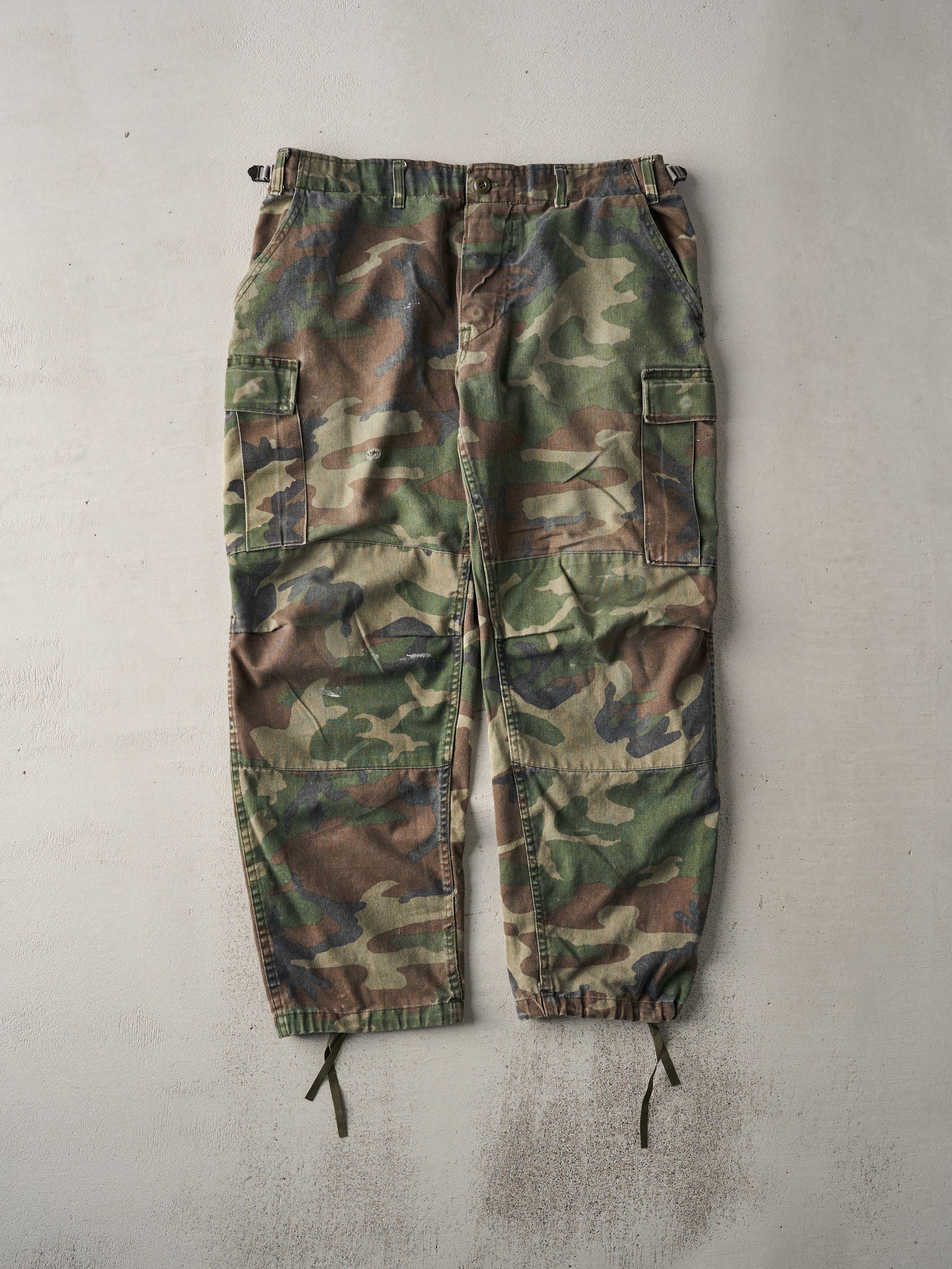 Vintage 90s Dark Camo Army Pants (36x29)