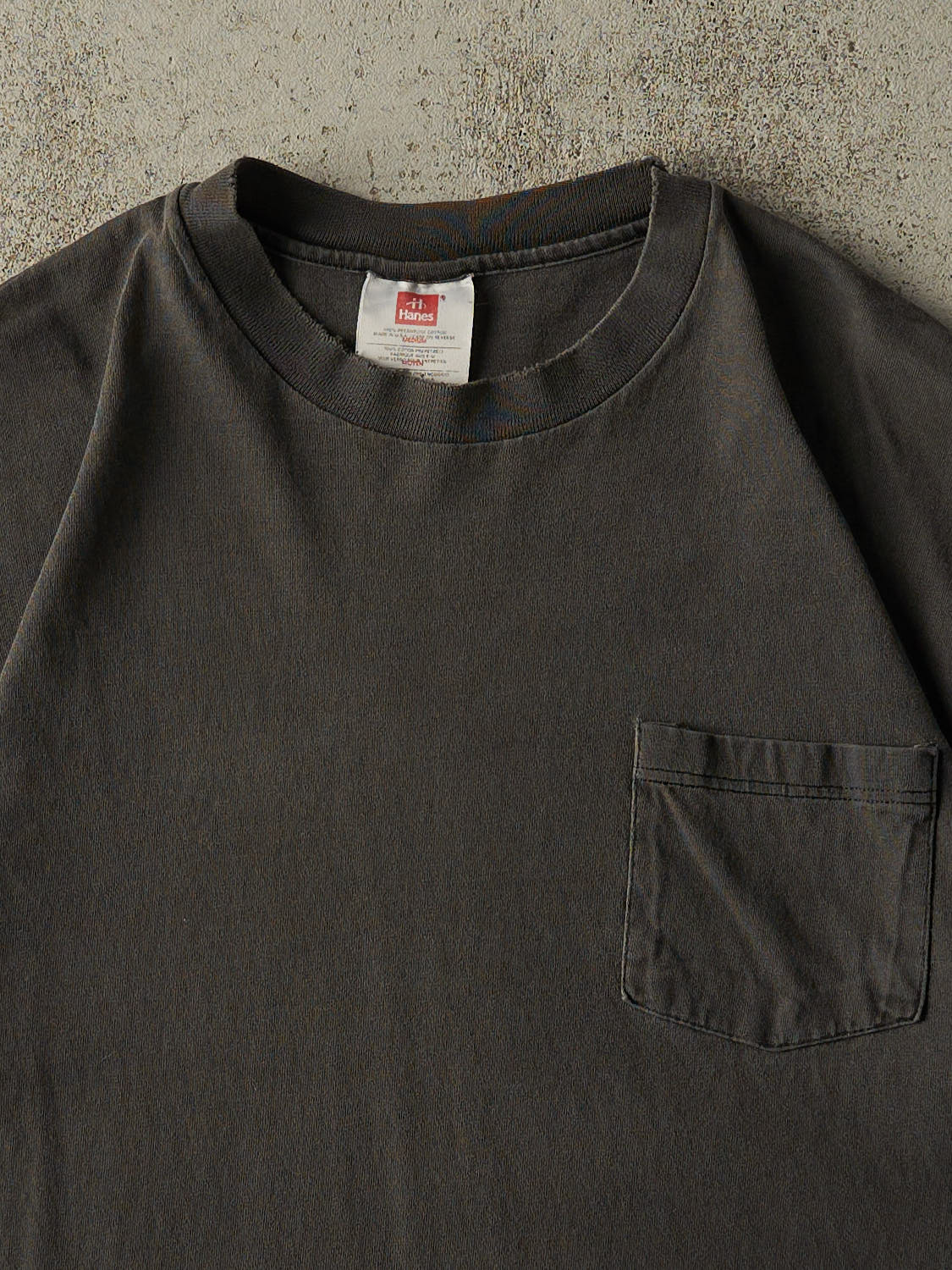 Vintage 90s Faded Black Blank Pocket Tee (M)