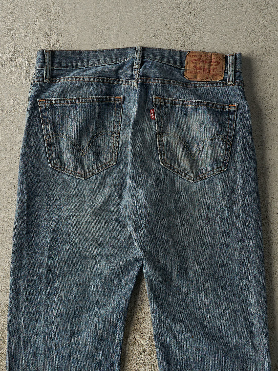 Vintage Y2K Mid Wash Levi's 505 Jeans (34x31.5)