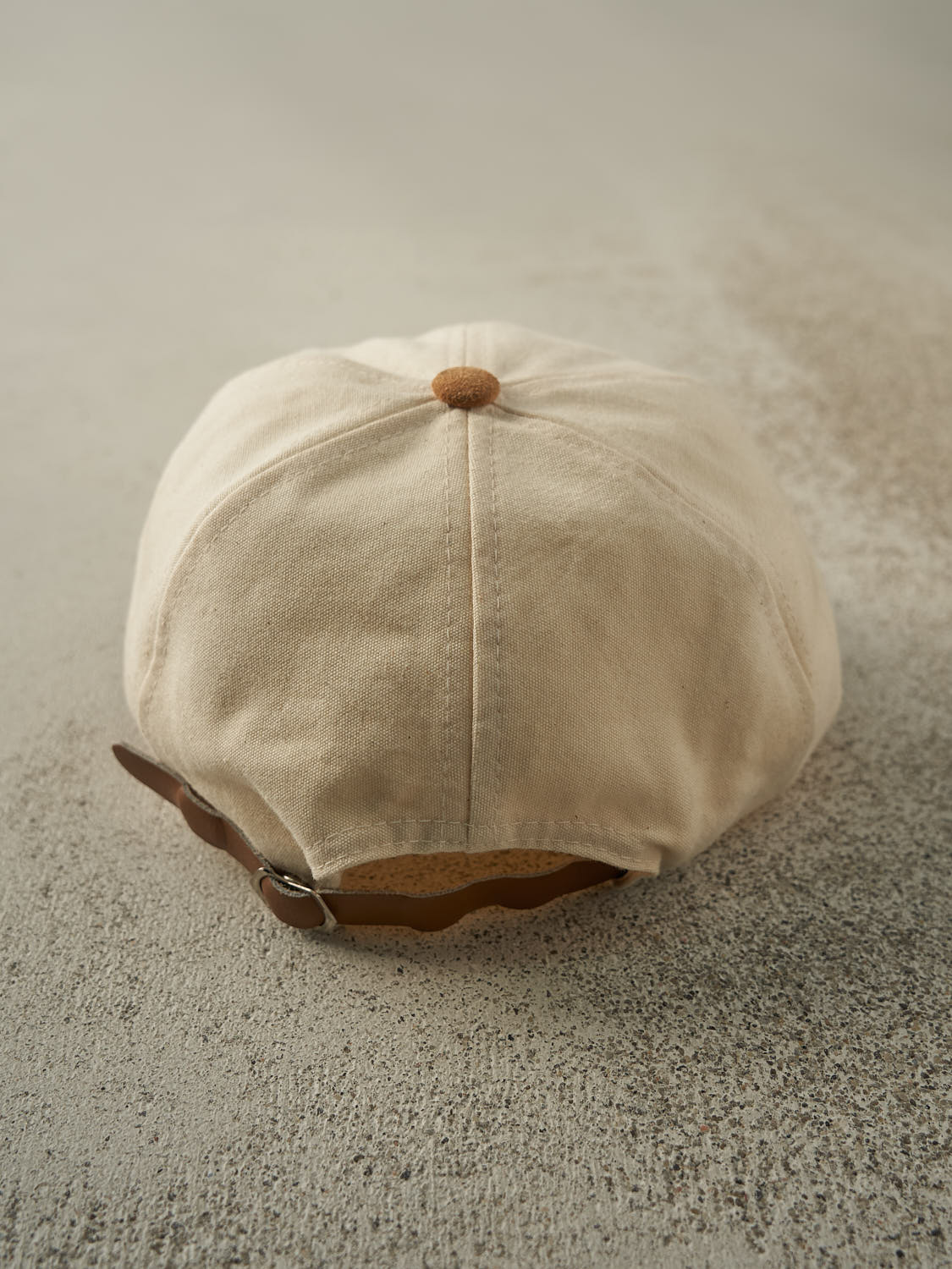 Vintage 90s Beige "I Am Canadian" Embroidered Leather Strapback