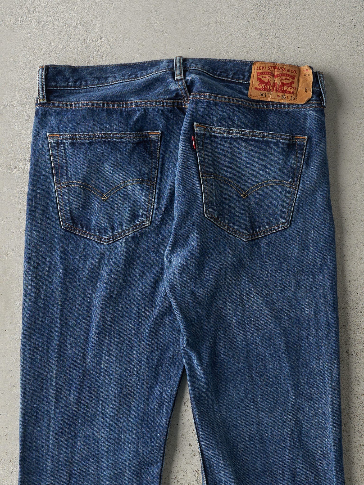 Vintage Y2K Dark Wash Levi's 501 Jeans (36x35)