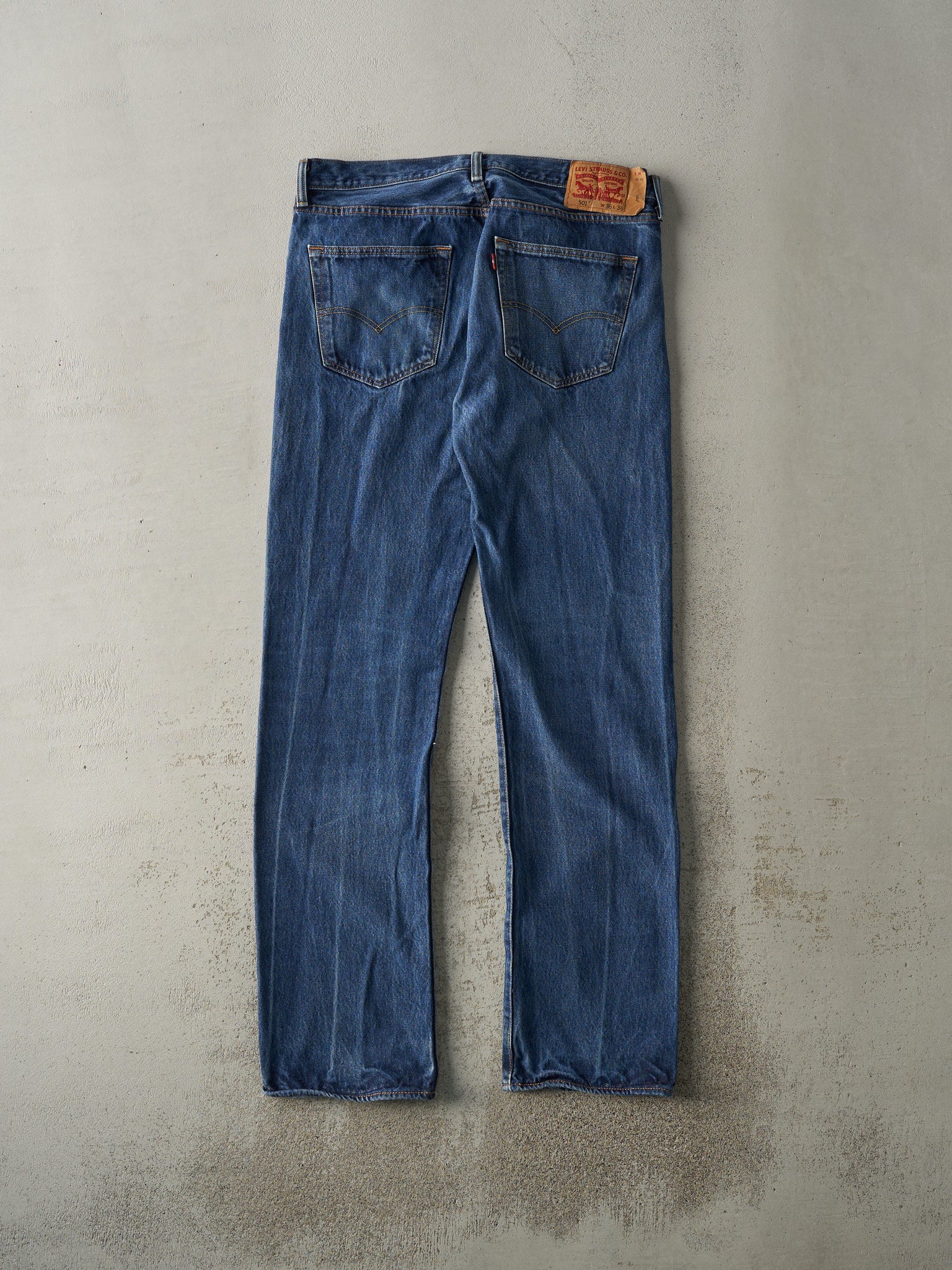 Vintage Y2K Dark Wash Levi's 501 Jeans (36x35)