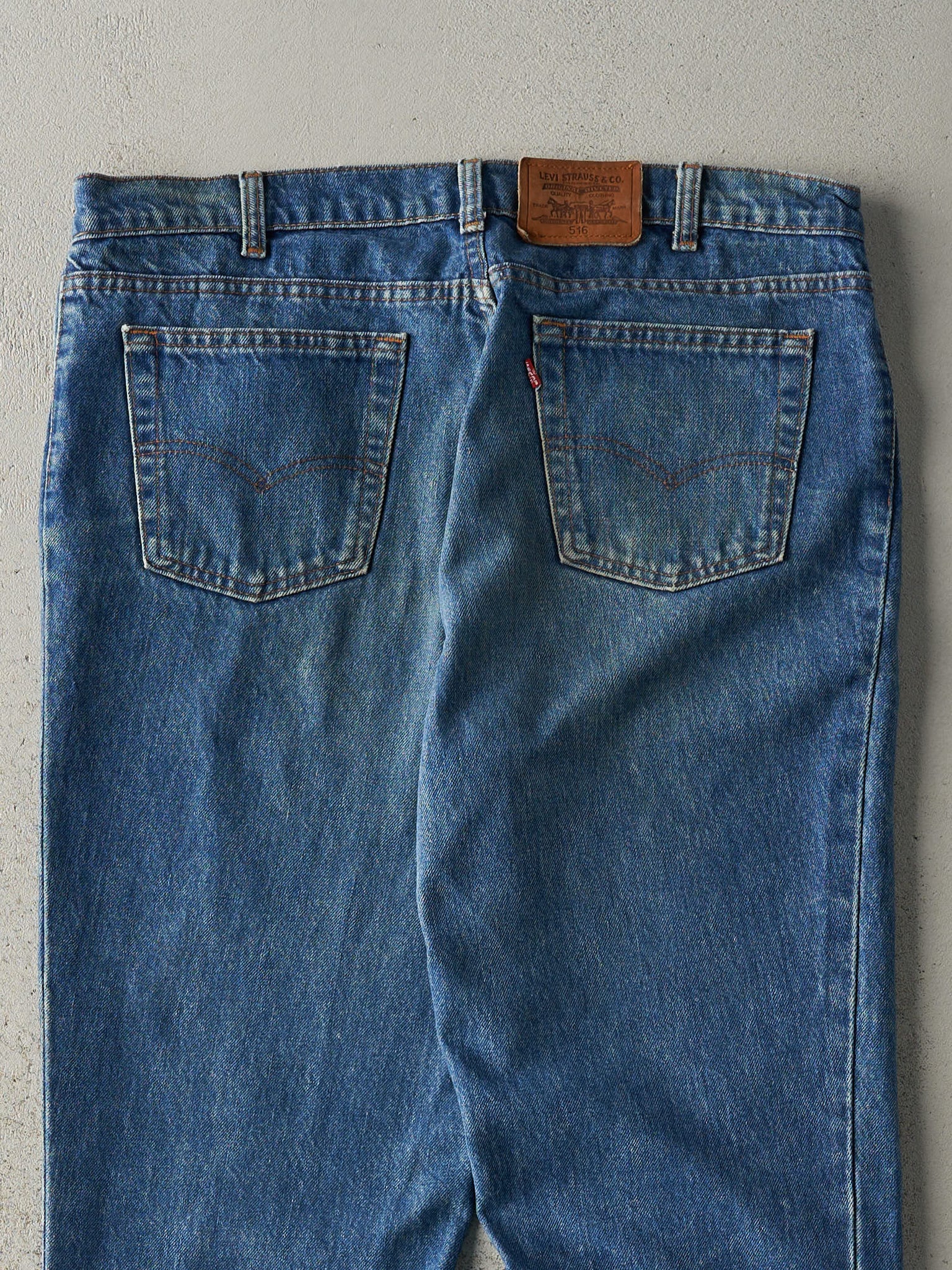 Vintage 90s Dark Wash Levi's 516 Jeans (37x29.5)