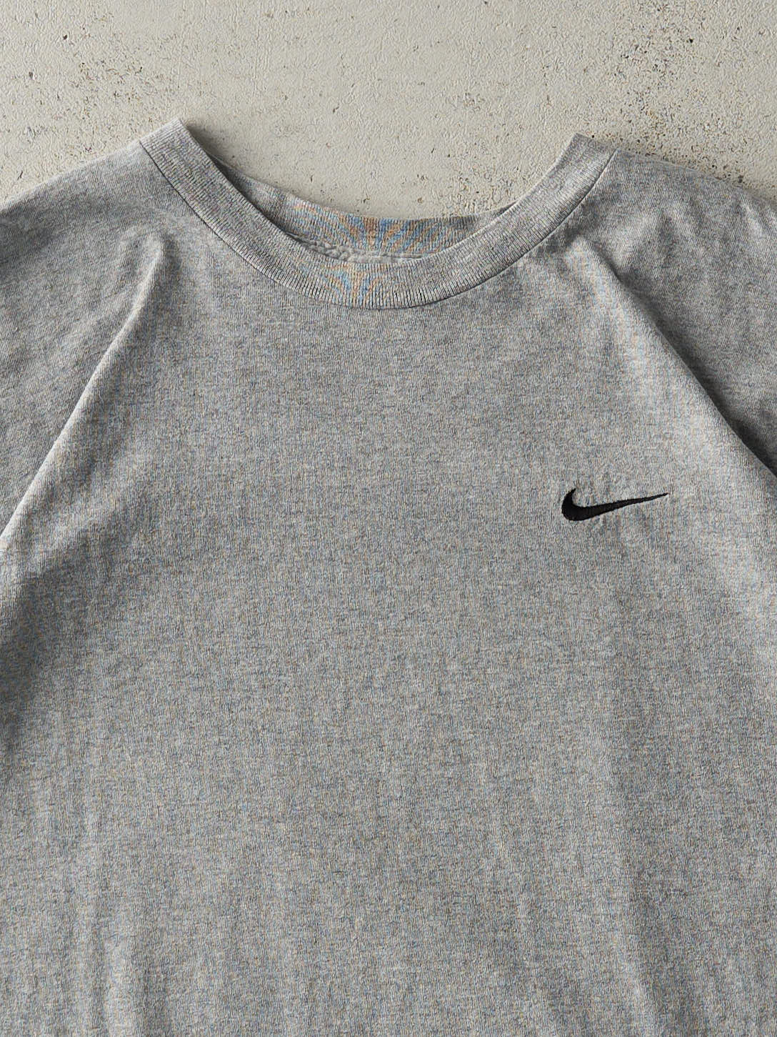 Vintage 90s Grey Embroidered Nike Swoosh Tee (M/L)