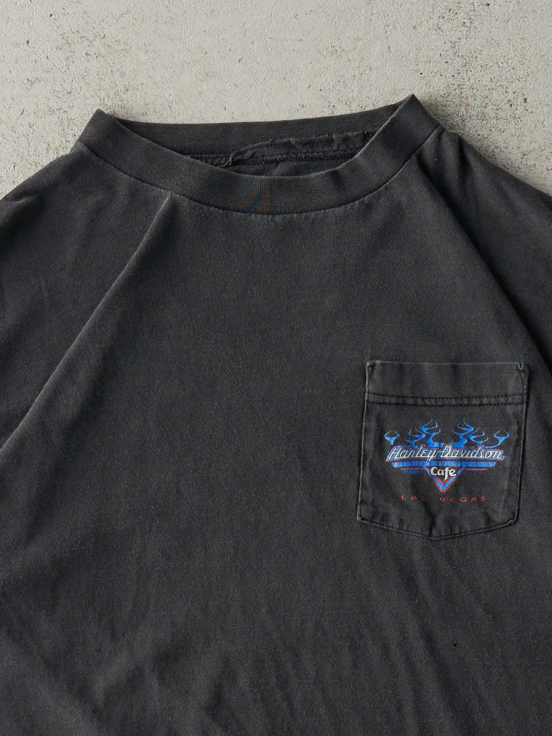 Vintage 98' Black Harley Davidson Cafe Las Vegas Pocket Tee (M/L)