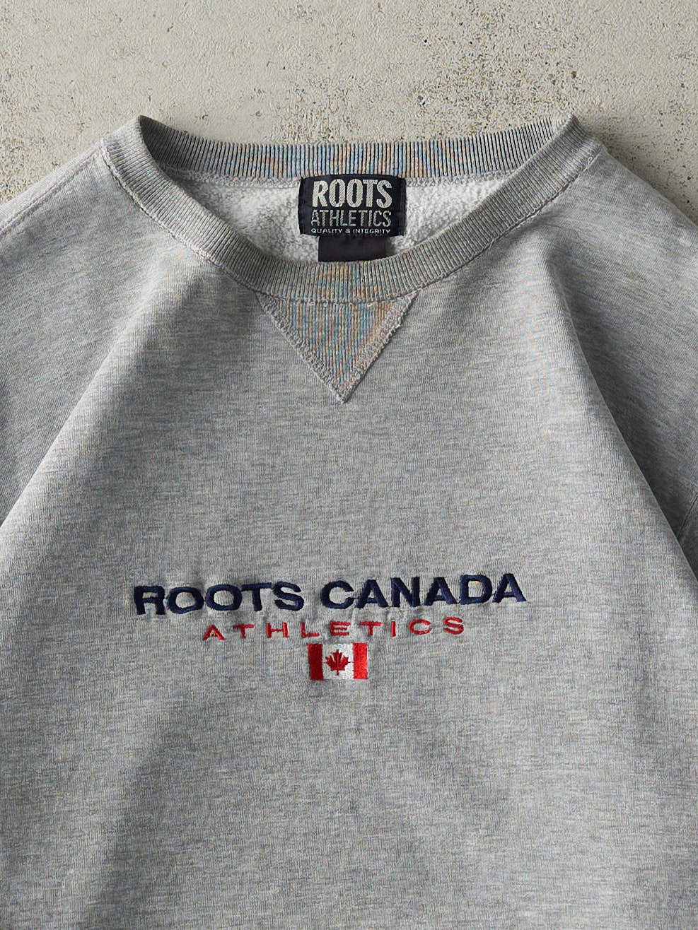 Vintage Y2K Grey Embroidered Roots Athletics Canada Crewneck (L)