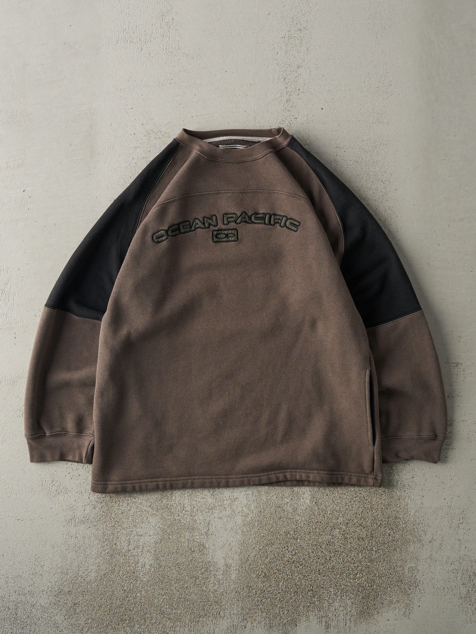 Vintage Y2K Brown & Black Ocean Pacific Crewneck (M/L)