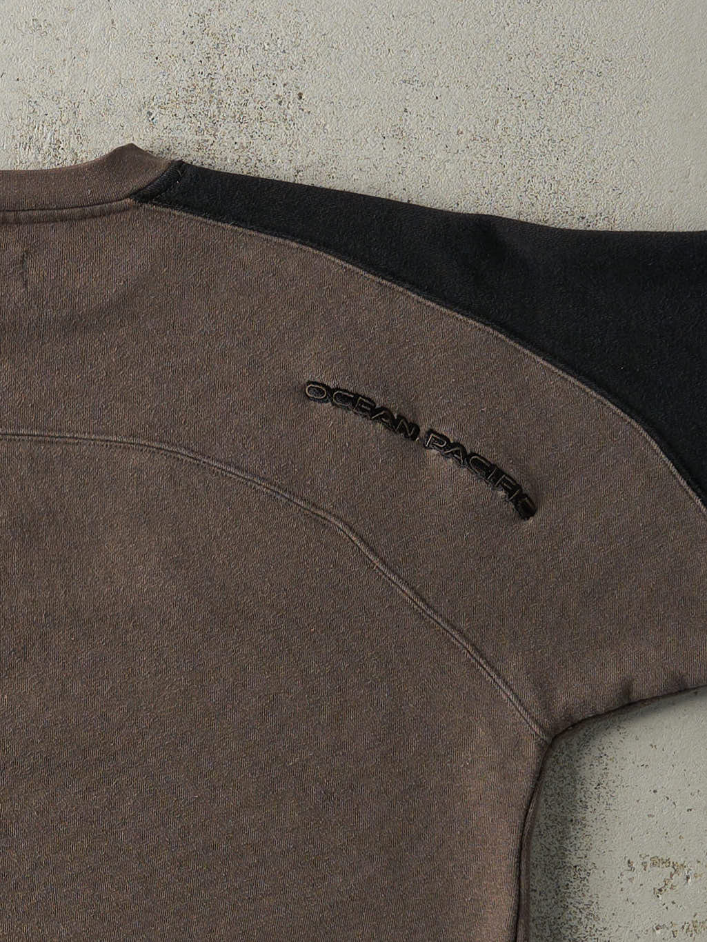 Vintage Y2K Brown & Black Ocean Pacific Crewneck (M/L)