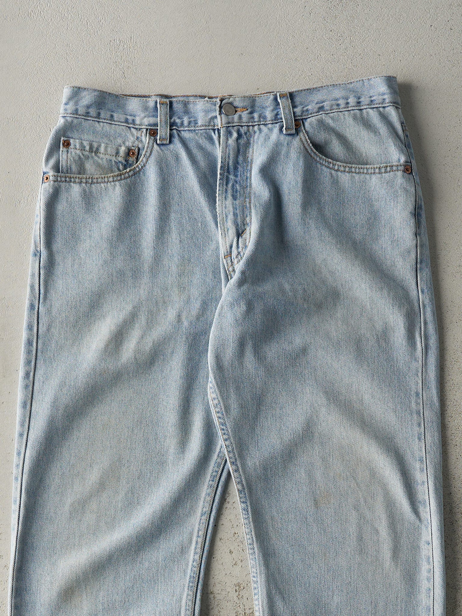 Vintage 90s Light Wash Levi's 505 Jeans (33x31)