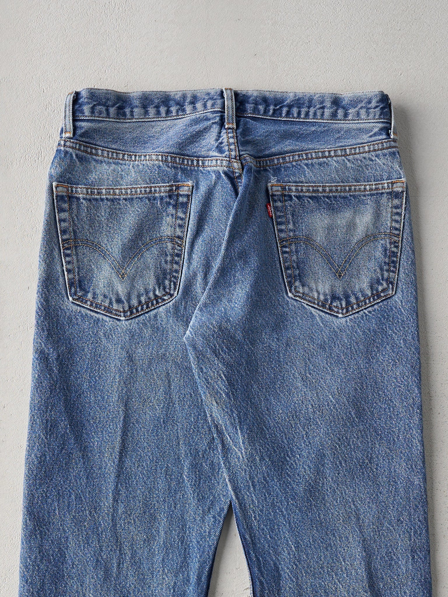 Vintage 90s Mid Wash Levis 505 Regular Fit Jeans (32x28)