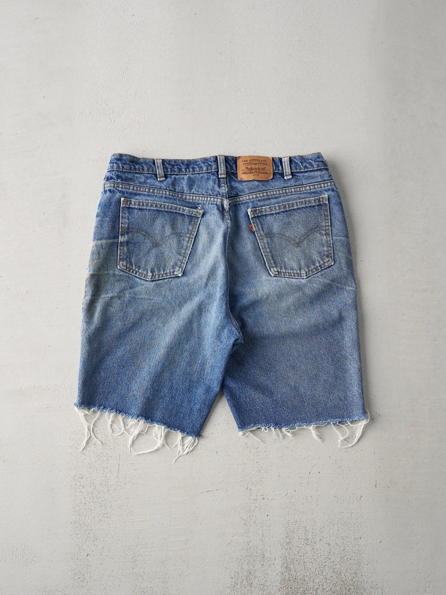 Vintage 70s Mid Wash Levis 619 Orange Tab Denim Shorts (36Wx8.5)