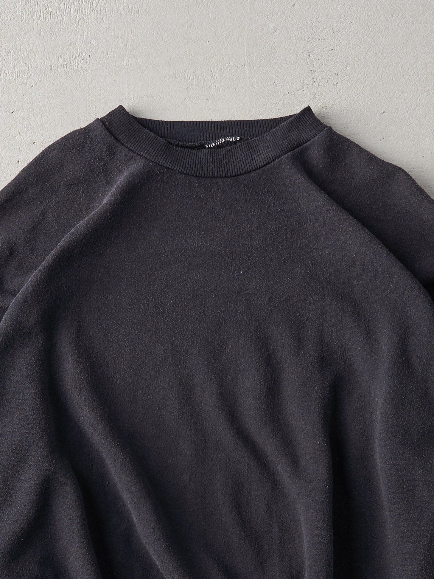 Vintage 90s Blank Black Boxy Crewneck (L)