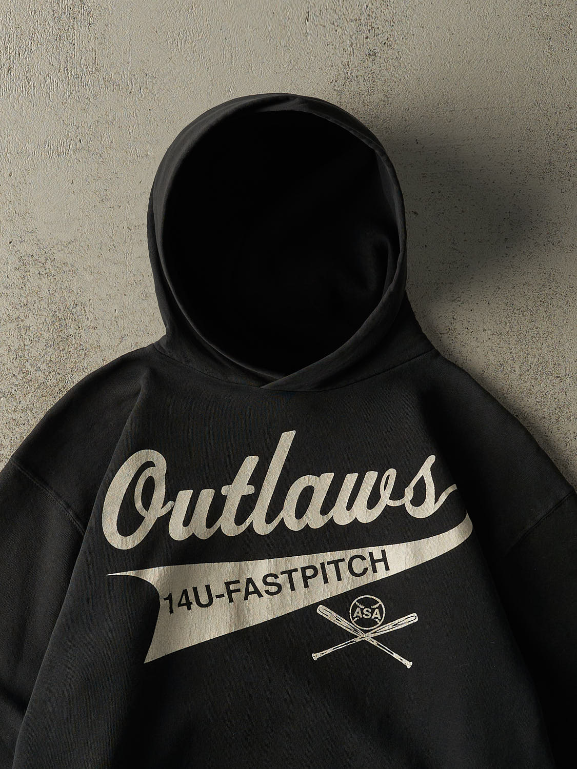 Vintage 90s Faded Black Outlaws Fastpitch ASA Russell Athletic Hoodie (M/L)