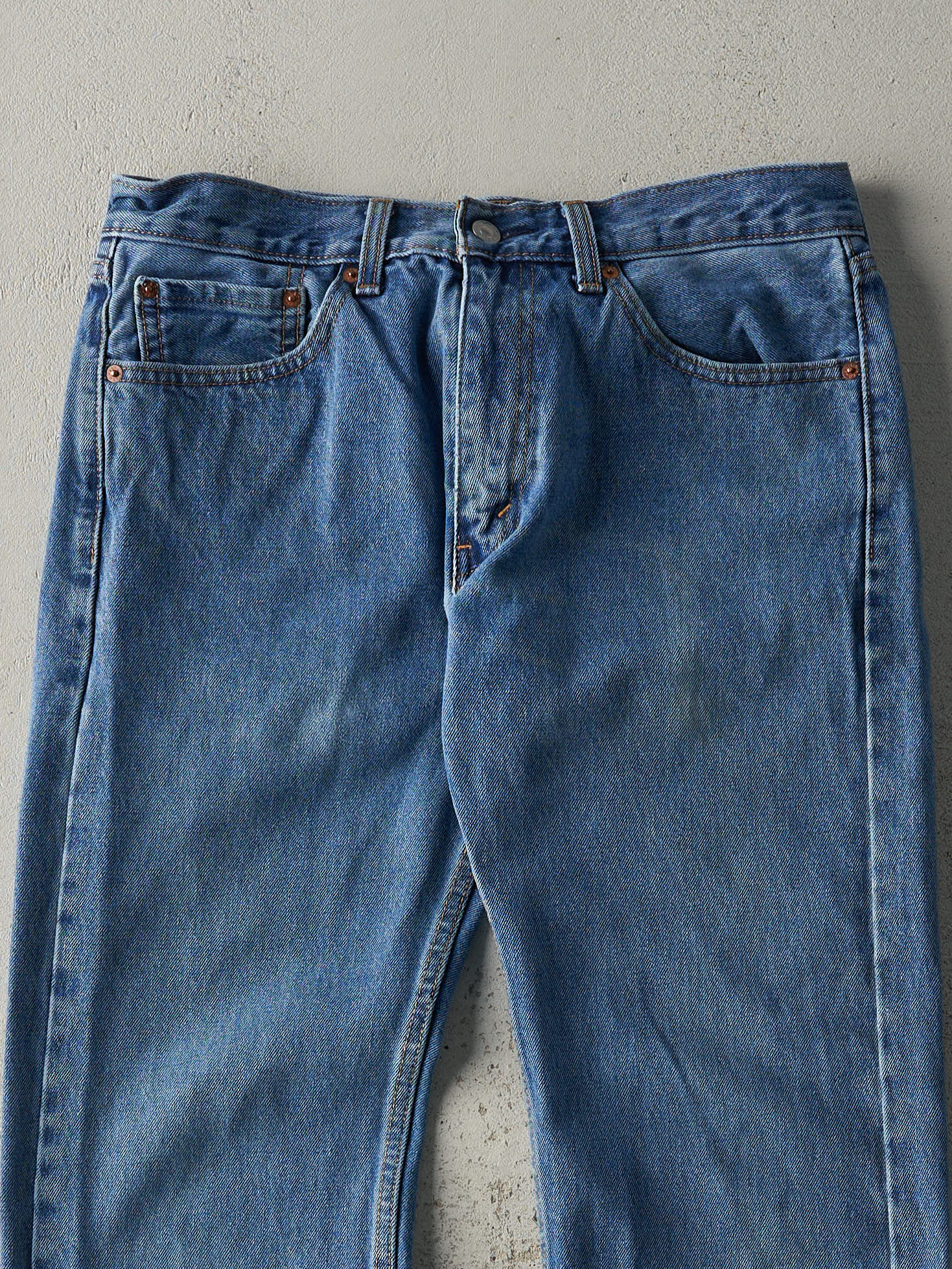 Vintage Y2K Mid Wash Levi's 505 Jeans (33x28)