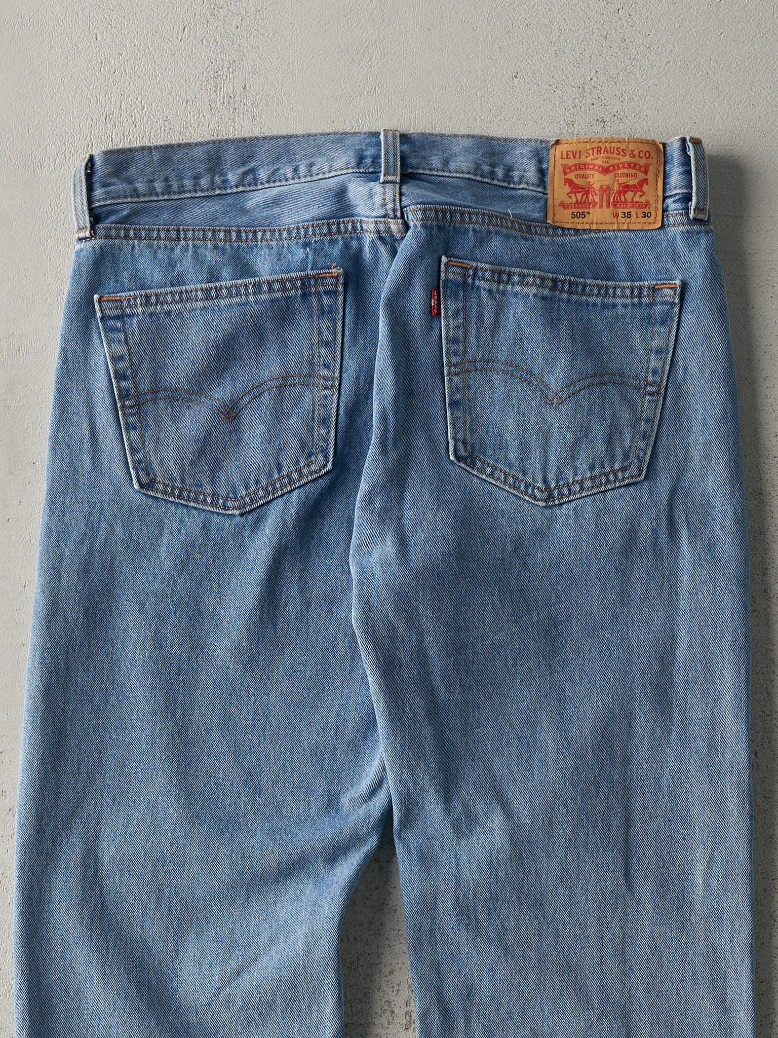 Vintage Y2K Light Wash Levi's 505 Jeans (35.5x28.5)