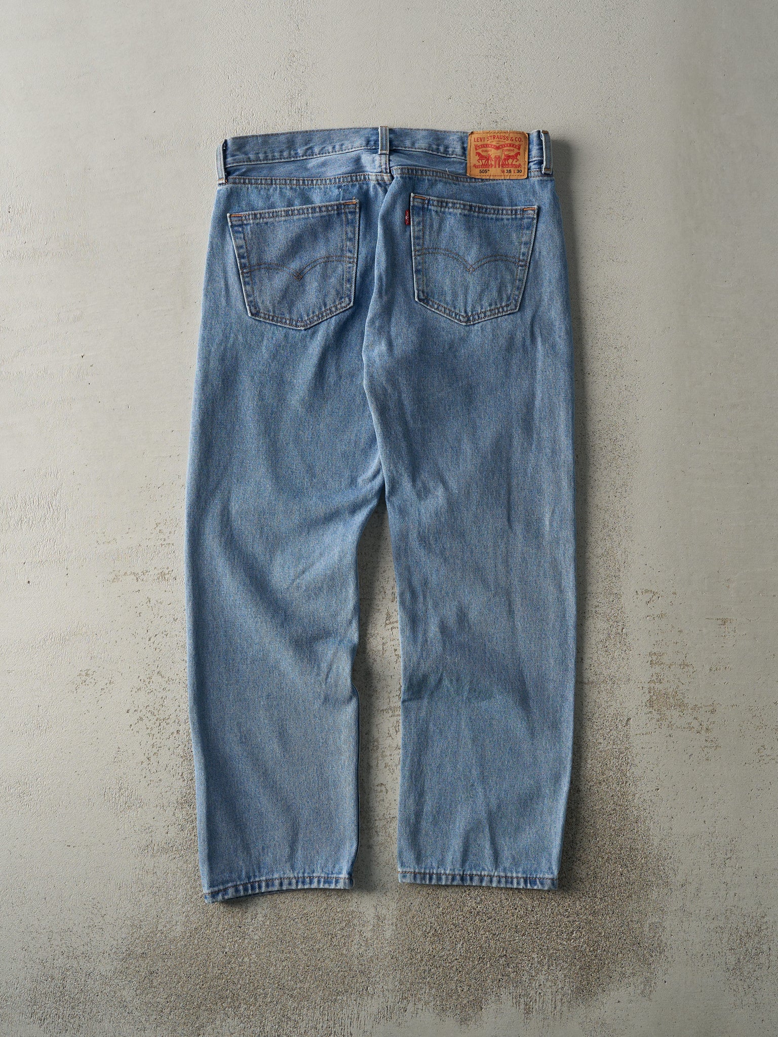 Vintage Y2K Light Wash Levi's 505 Jeans (35.5x28.5)