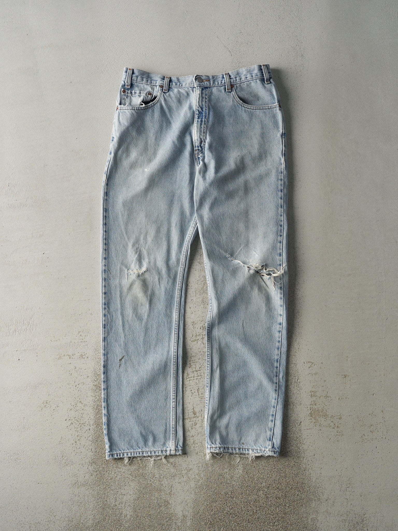 Vintage 90s Light Wash Levi's 505 Jeans (35x31.5)