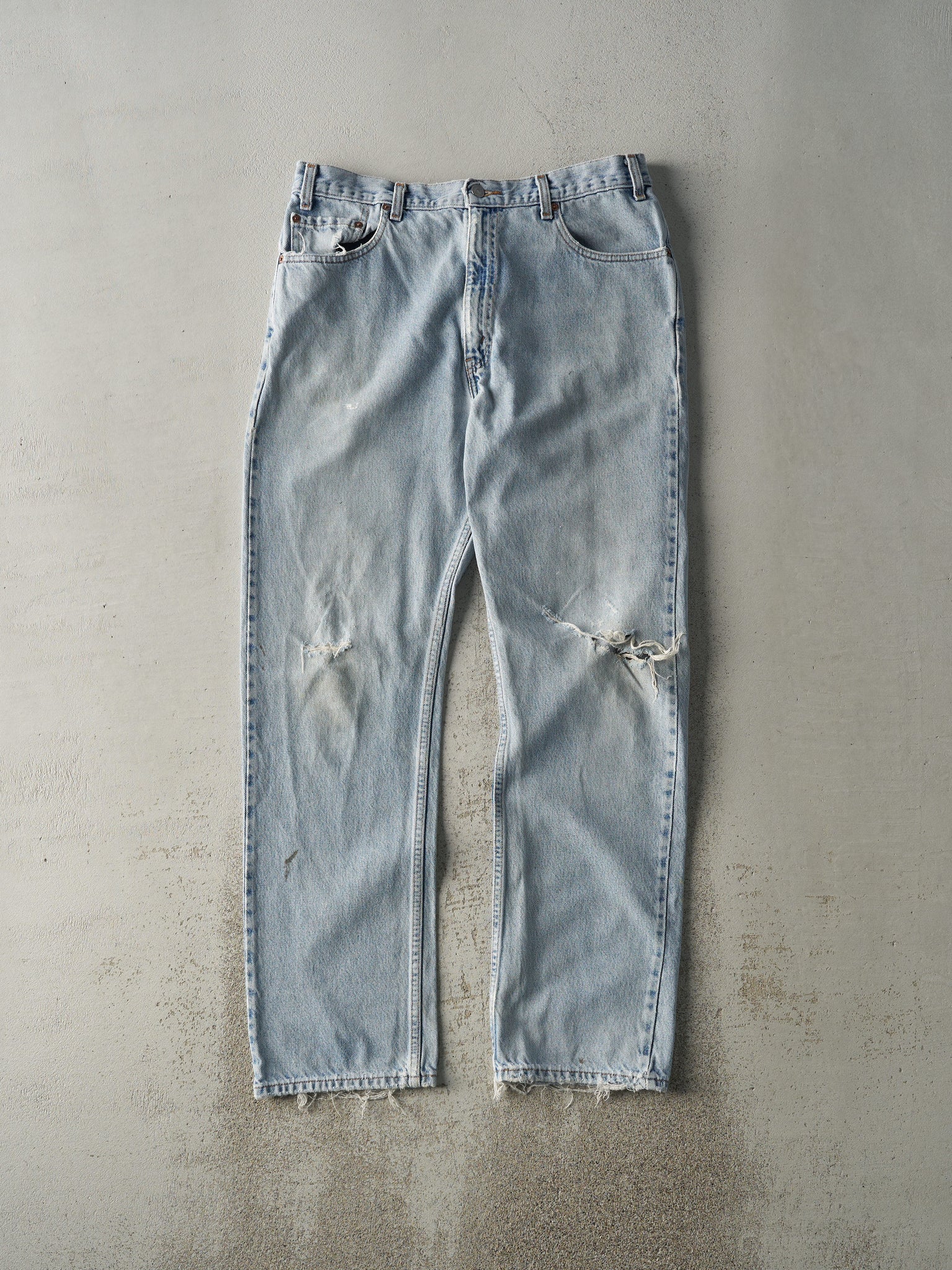 Vintage 90s Light Wash Levi's 505 Jeans (35x31.5)