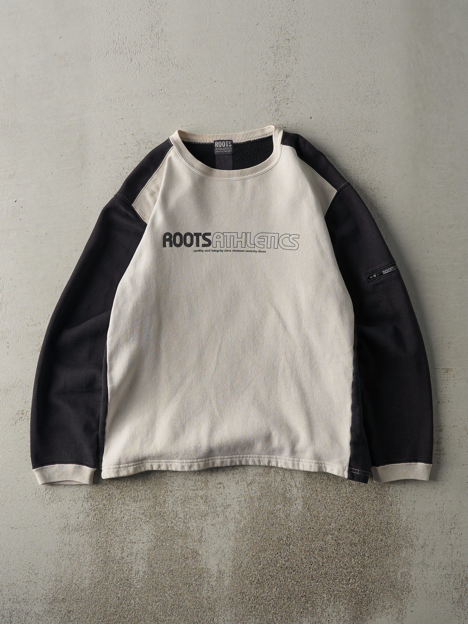 Vintage Y2K Beige & Black Roots Athletics Crewneck (M/L)