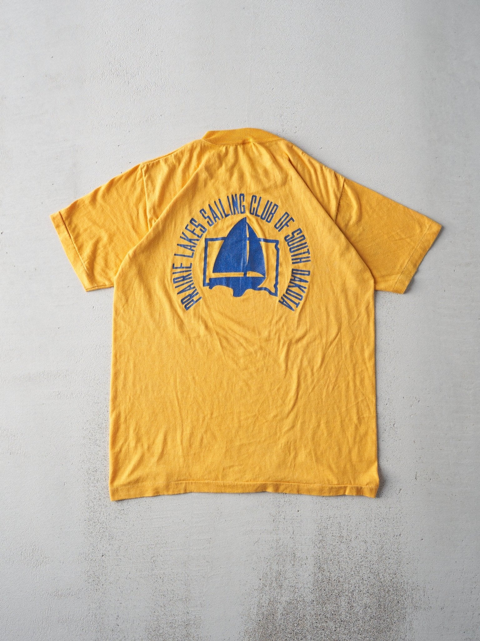 Vintage 70s Golden Yellow South Dakota Sailing Club Single Stitch Tee (M)