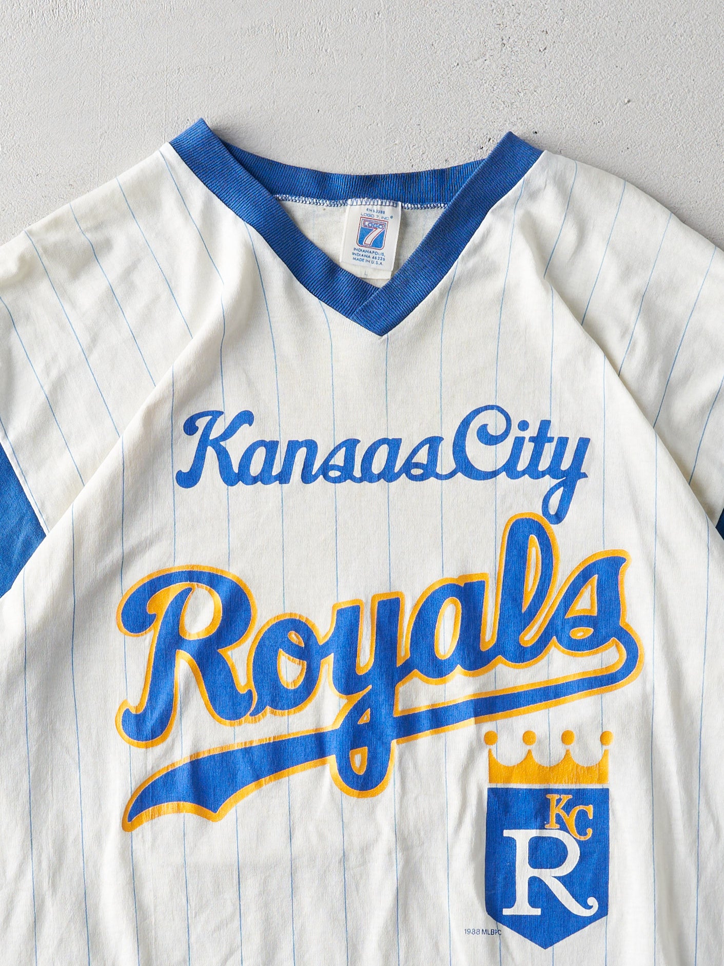 Vintage 88' White Kansas City Royals Jersey Tee (M)