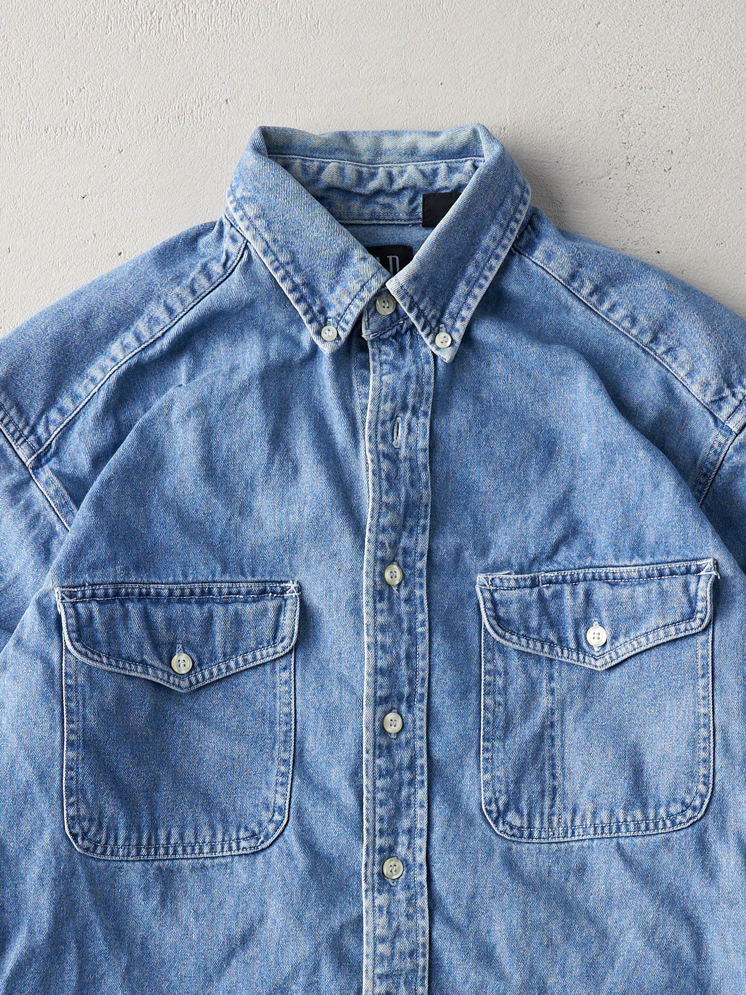 Vintage 90s Mid Wash Gap Denim Button Up Shirt (M)