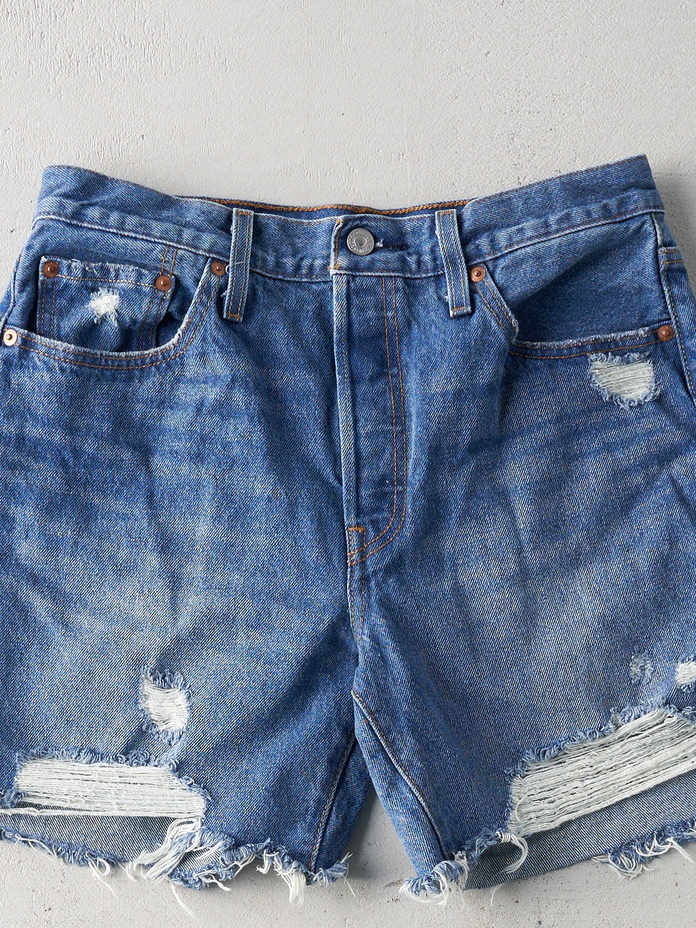 Vintage  Mid Wash Levis 501s Jean Shorts (30x6)