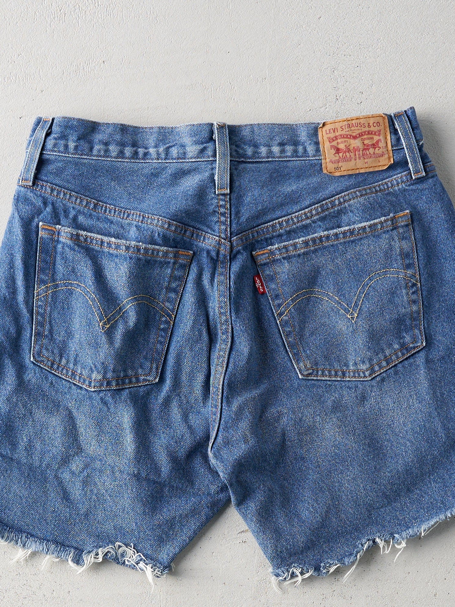 Vintage  Mid Wash Levis 501s Jean Shorts (30x6)