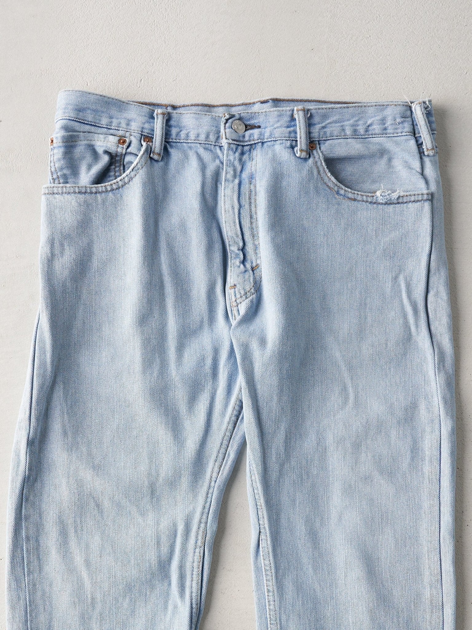 Vintage 90s Light Wash Levis 505 Jeans (34x28)
