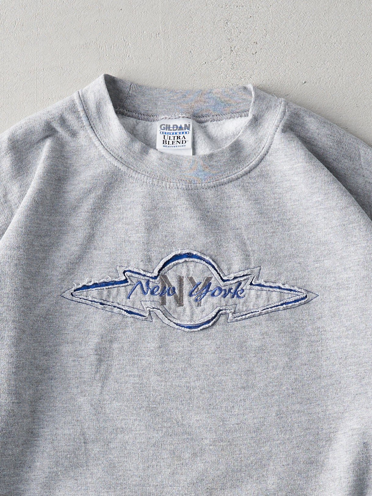 Vintage 90s Light Grey New York Embroidered Crewneck (M/L)