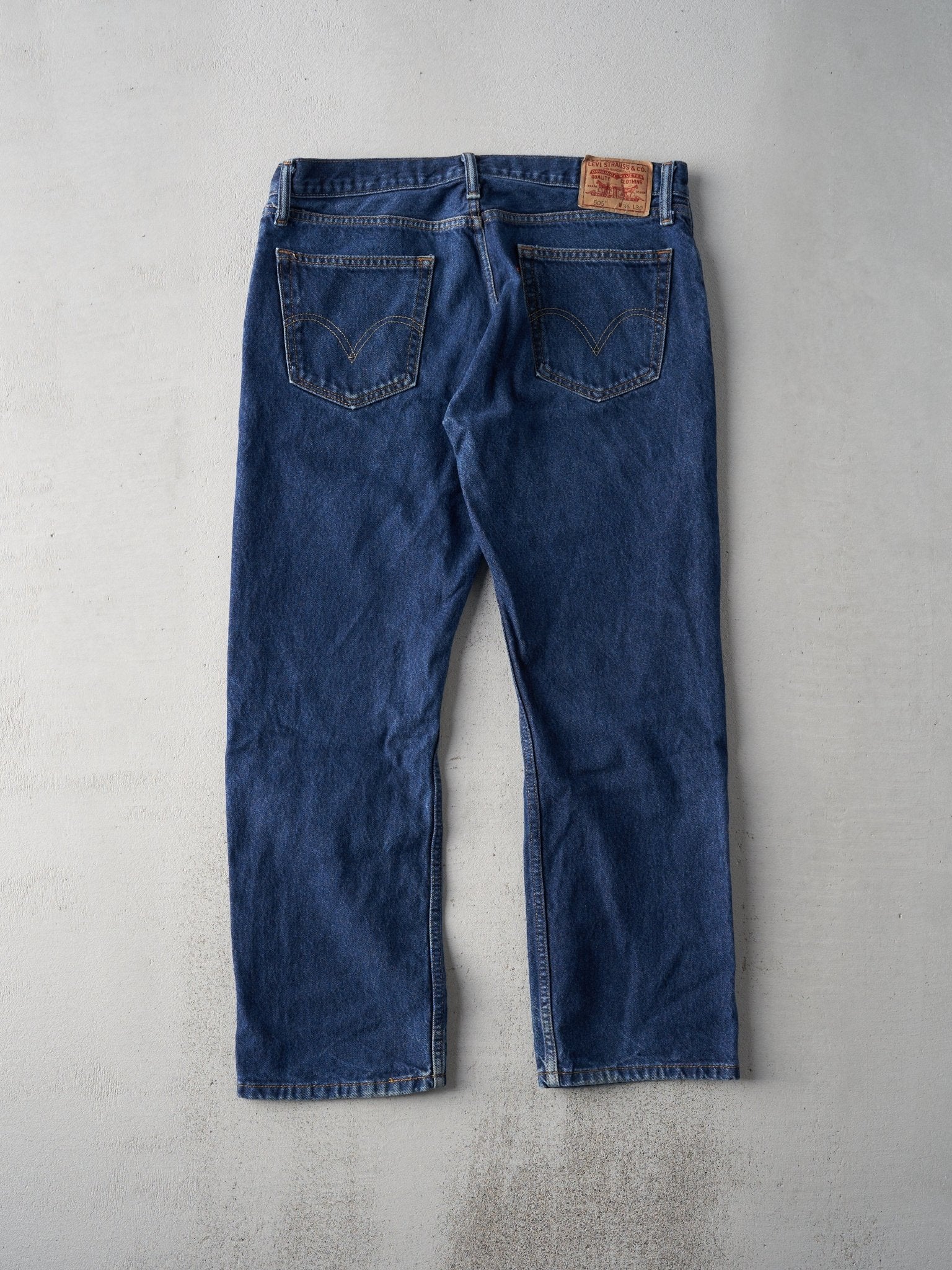 Vintage Dark Wash Levis 505 Straight Fit Jeans (36x29)
