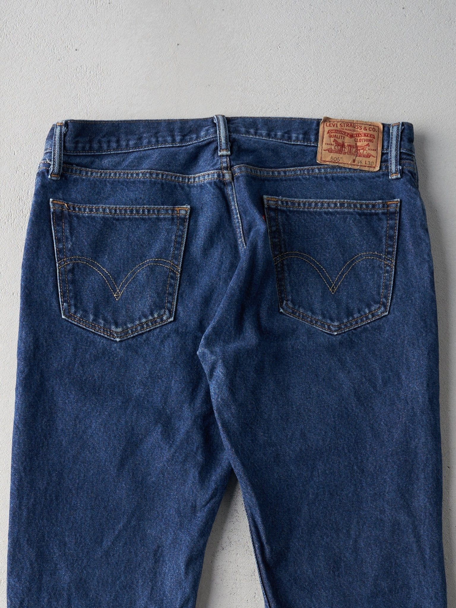 Vintage Dark Wash Levis 505 Straight Fit Jeans (36x29)