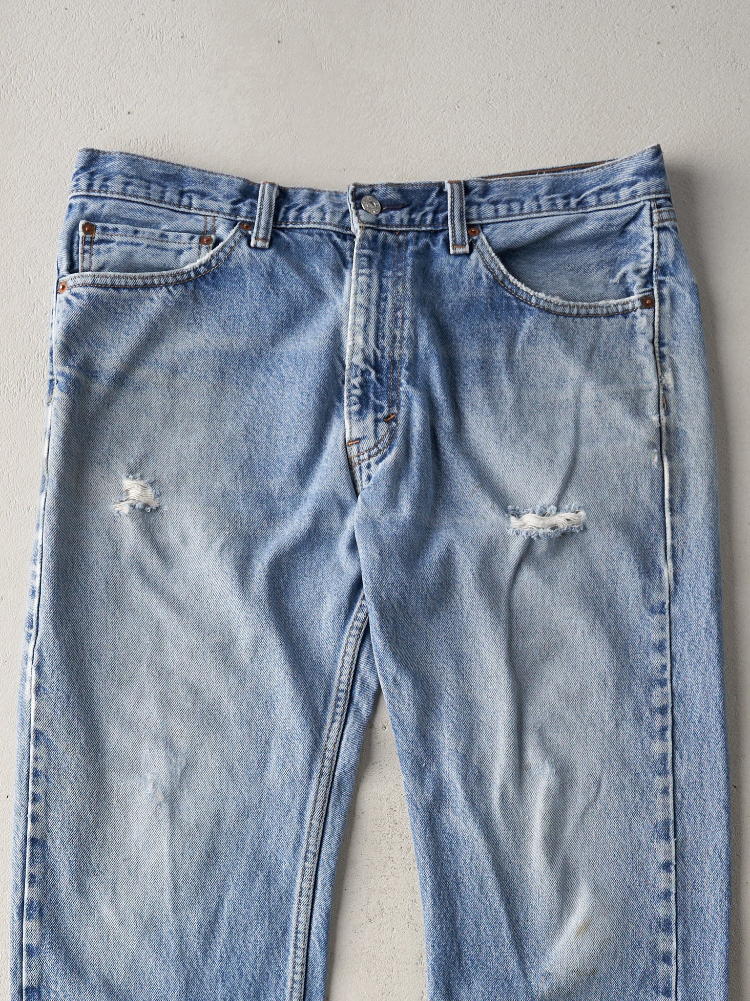 Vintage Light Wash Levis 505 Straight Fit Jeans (36x33)