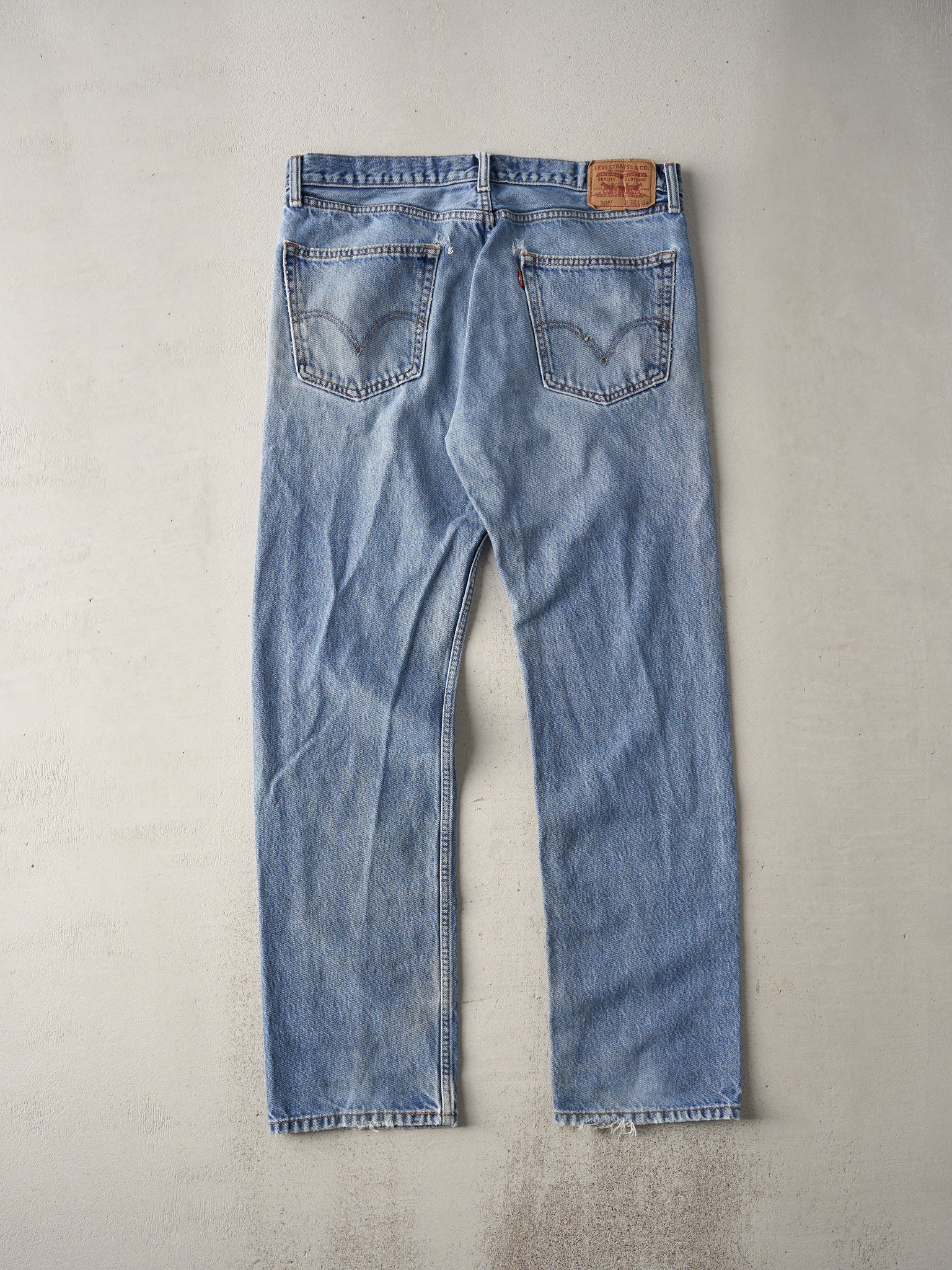 Vintage Light Wash Levis 505 Straight Fit Jeans (36x33)