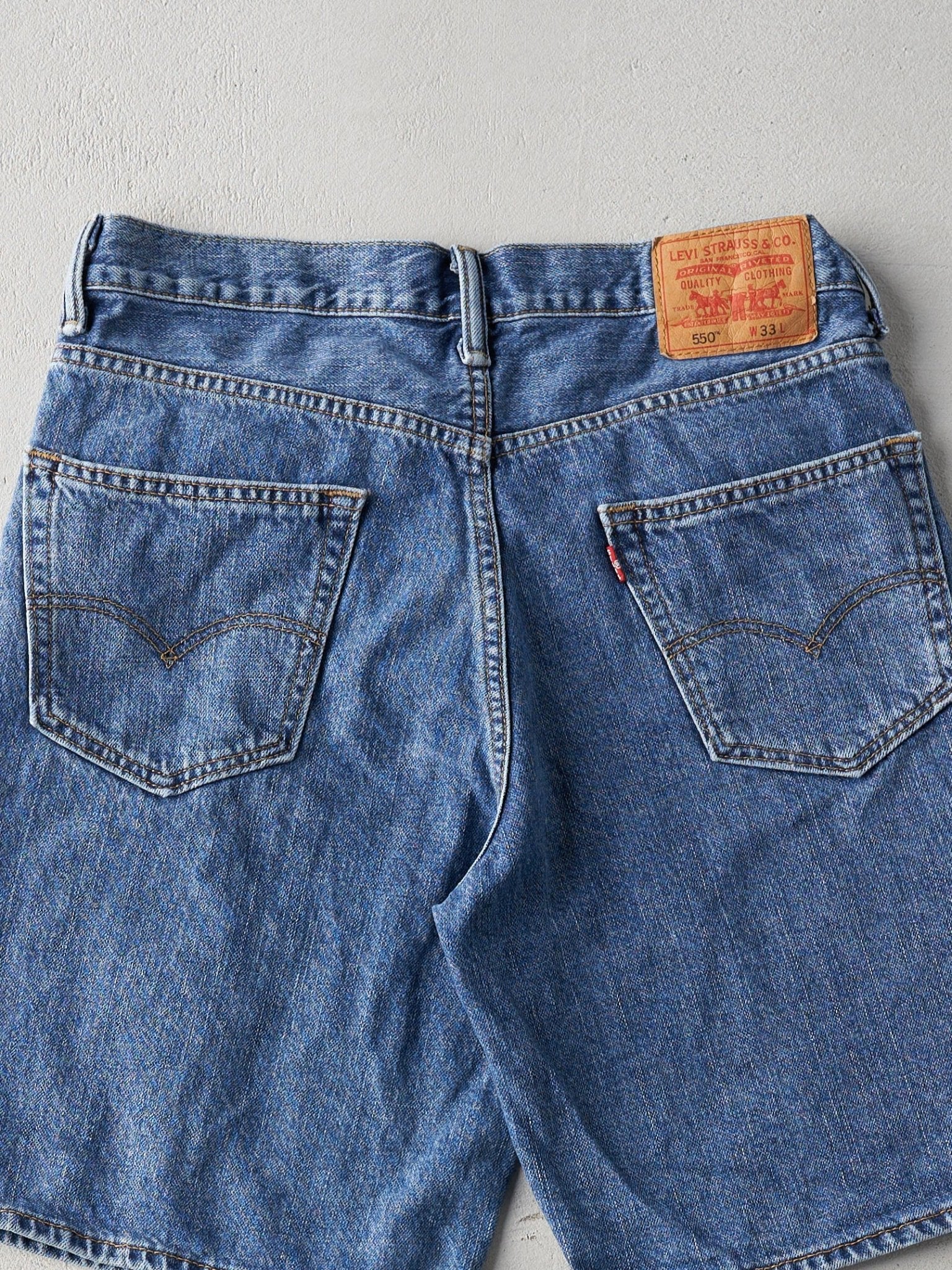 Vintage 90s Mid Wash Levis 550 Short (33x9)