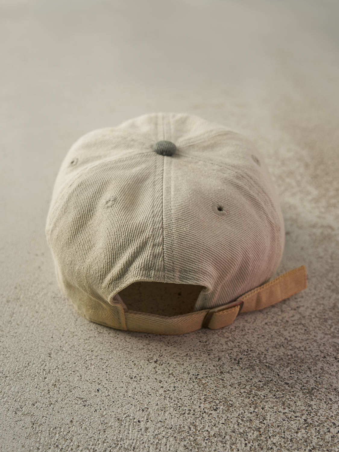 Vintage 90s Beige & Grey Chicago White Sox Embroidered Strapback Hat