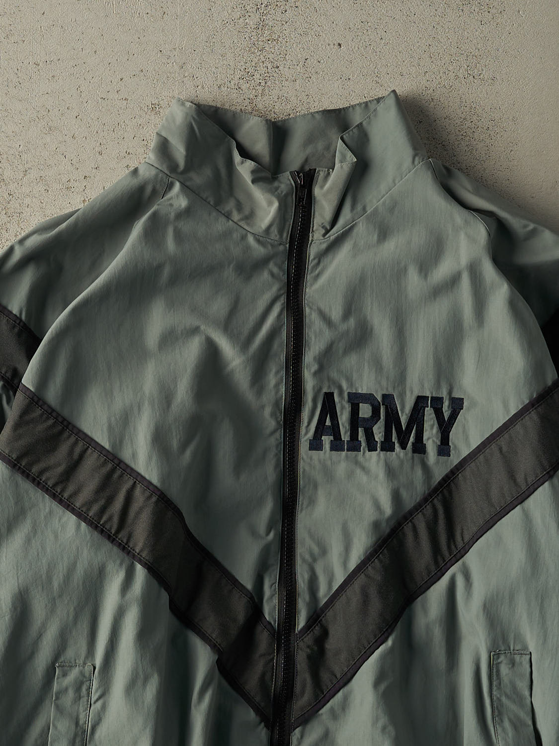Vintage 90s Grey US Army Windbreaker Jacket (XL/XXL)