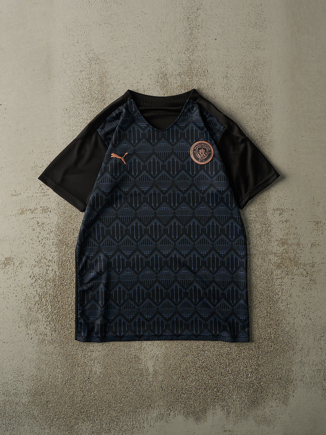 Vintage Y2K Black & Navy Blue Manchester City Soccer Jersey (S/M)