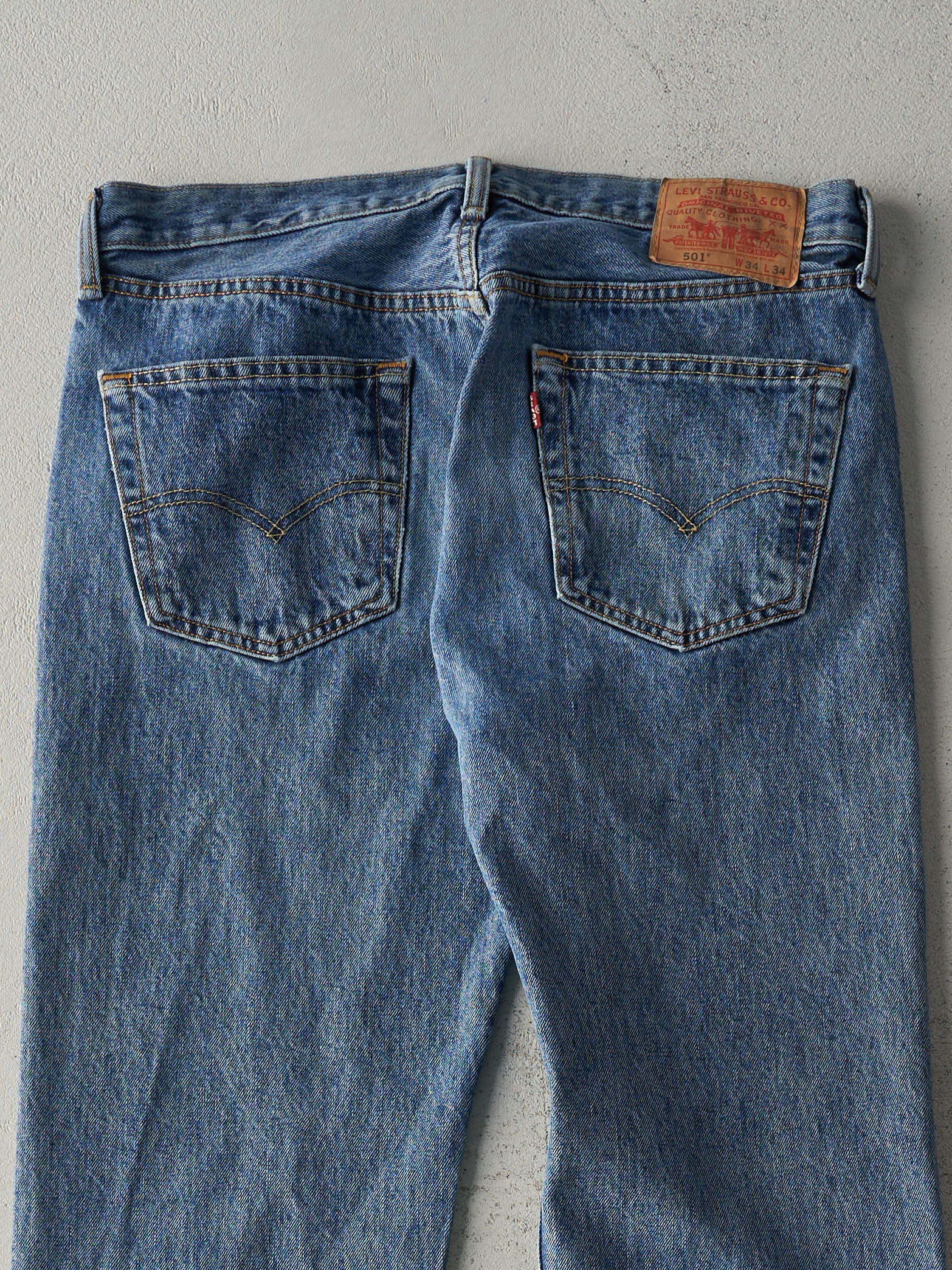 Vintage 90s Mid Wash Levi's 501 Jeans (34x34)