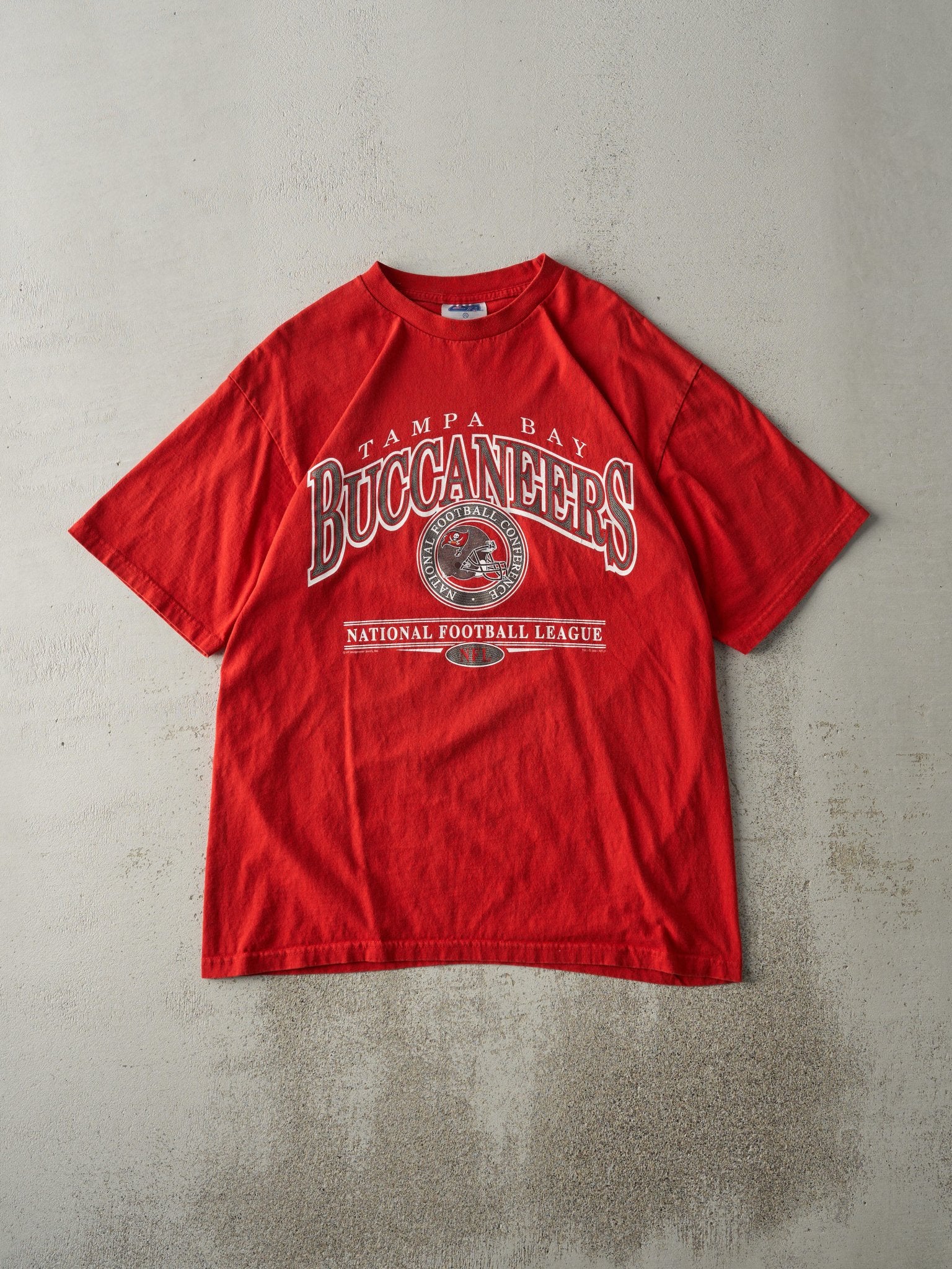 Vintage 01' Red Tampa Bay Buccaneers Tee (L)